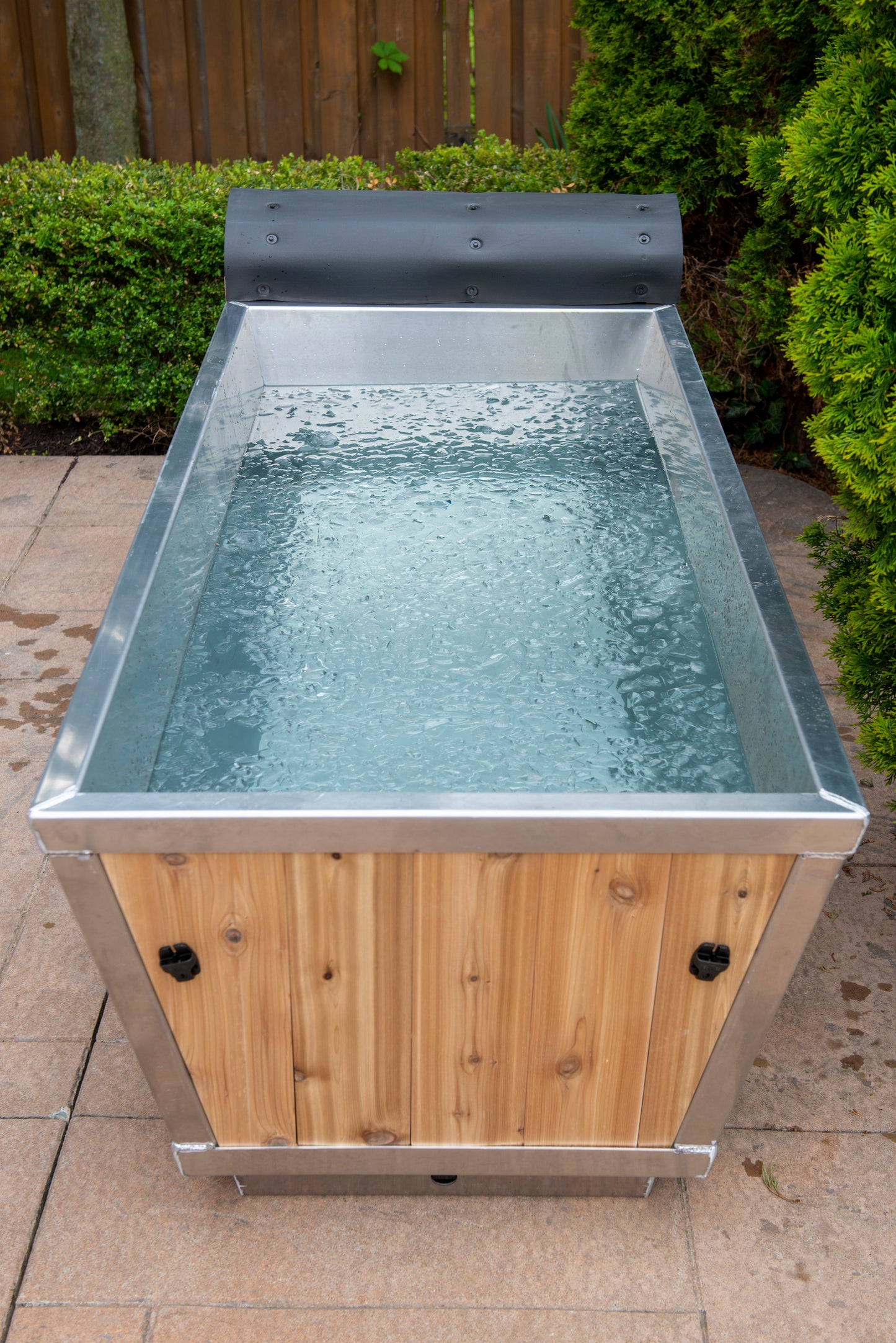 Dundalk LeisureCraft - The Polar Plunge Tub